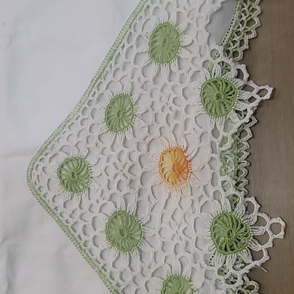 Vintage handmade pillowcases doilie accents tatting green orange white medallion - Picture 3 of 11